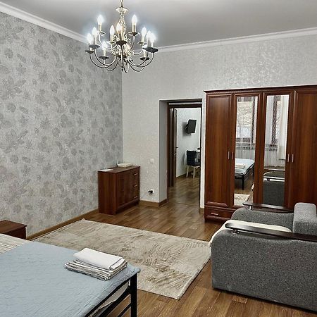 Майлина 10 Аэропорт Apartment Turksib ภายนอก รูปภาพ